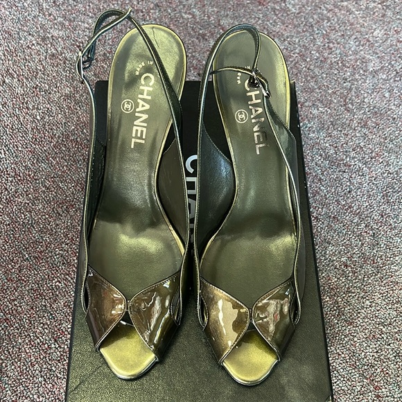 CHANEL Sandals - Picture 1 of 8